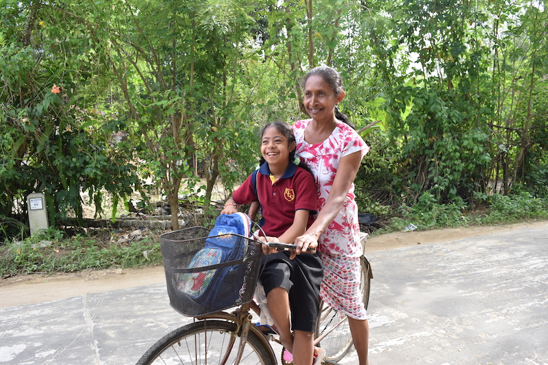Every morning and afternoon they have to cycle one hour to the schoolbus